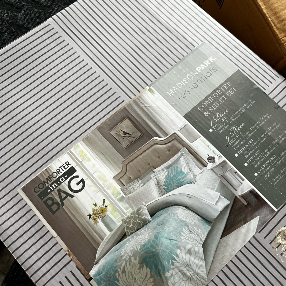 Madison Park Full Bedding Set in Cream and Gray